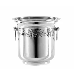 Vinkylare dekorerad med vinrankor